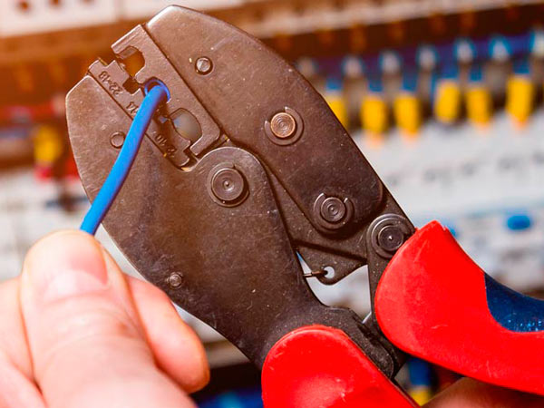 опрессовка наконечниками проводов