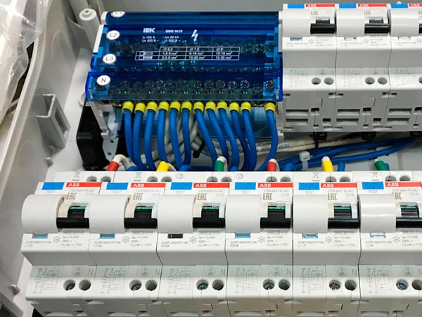 В чем заключается необходимость УЗО в системе заземления TT