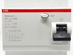 Четырехполюсное УЗО