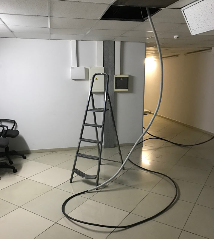 Электромонтажные работы в офисном центре