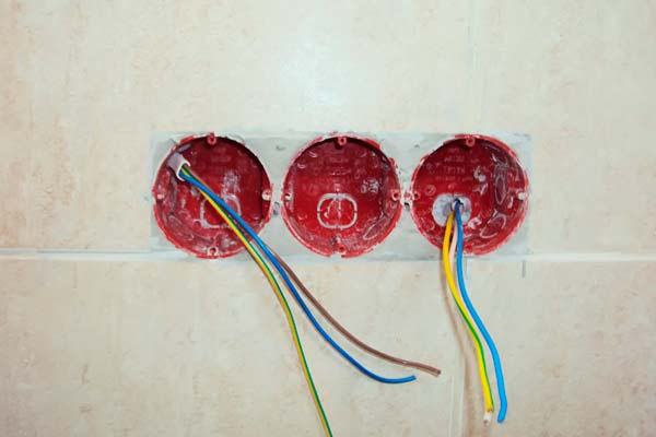 электромонтажные работы в квартире