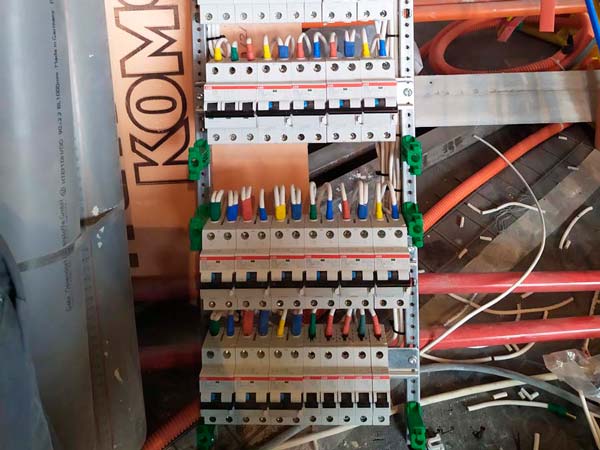 Электромонтажные работы в квартире