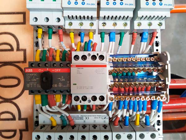 Электромонтажные работы в квартире