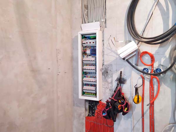 Электромонтажные работы в квартире