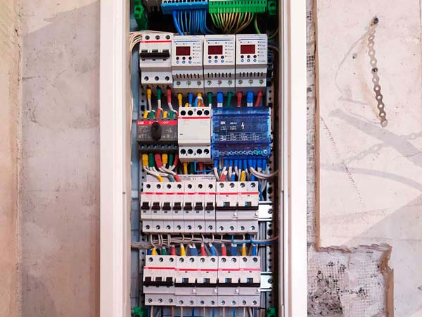 Электромонтажные работы в квартире