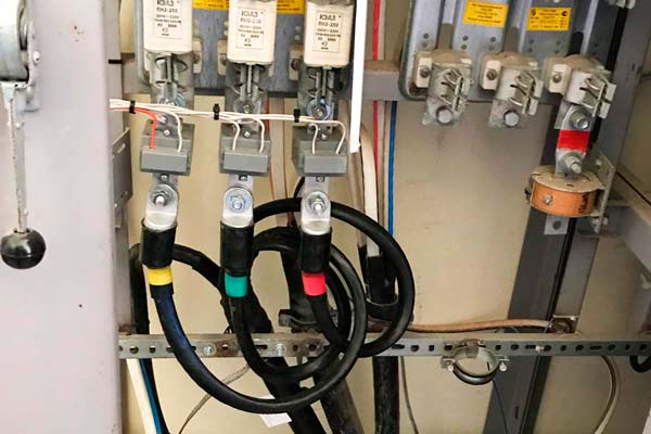 Установка концевой кабельной муфты, с испытанием и последующим подключением кабеля.