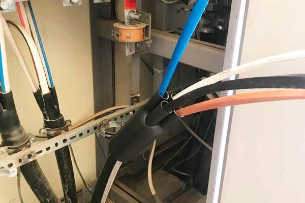 Установка концевой кабельной муфты, с испытанием и последующим подключением кабеля.