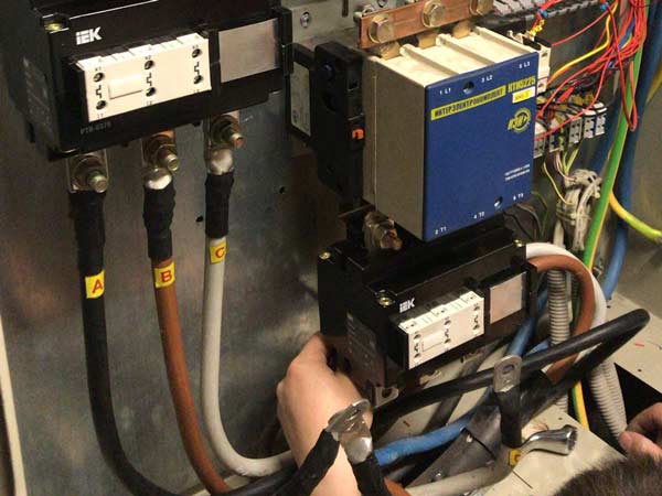 подключение тепловой защиты на электродвигатели в насосной станции