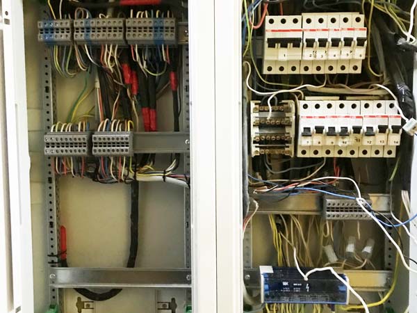 Переборка электрощита освещения в частном доме