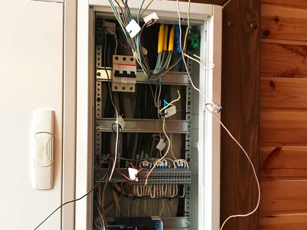 Переборка электрощита освещения в частном доме