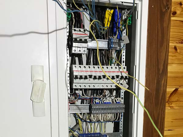 Переборка электрощита освещения в частном доме