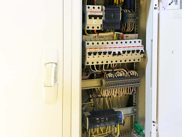 Переборка электрощита освещения в частном доме