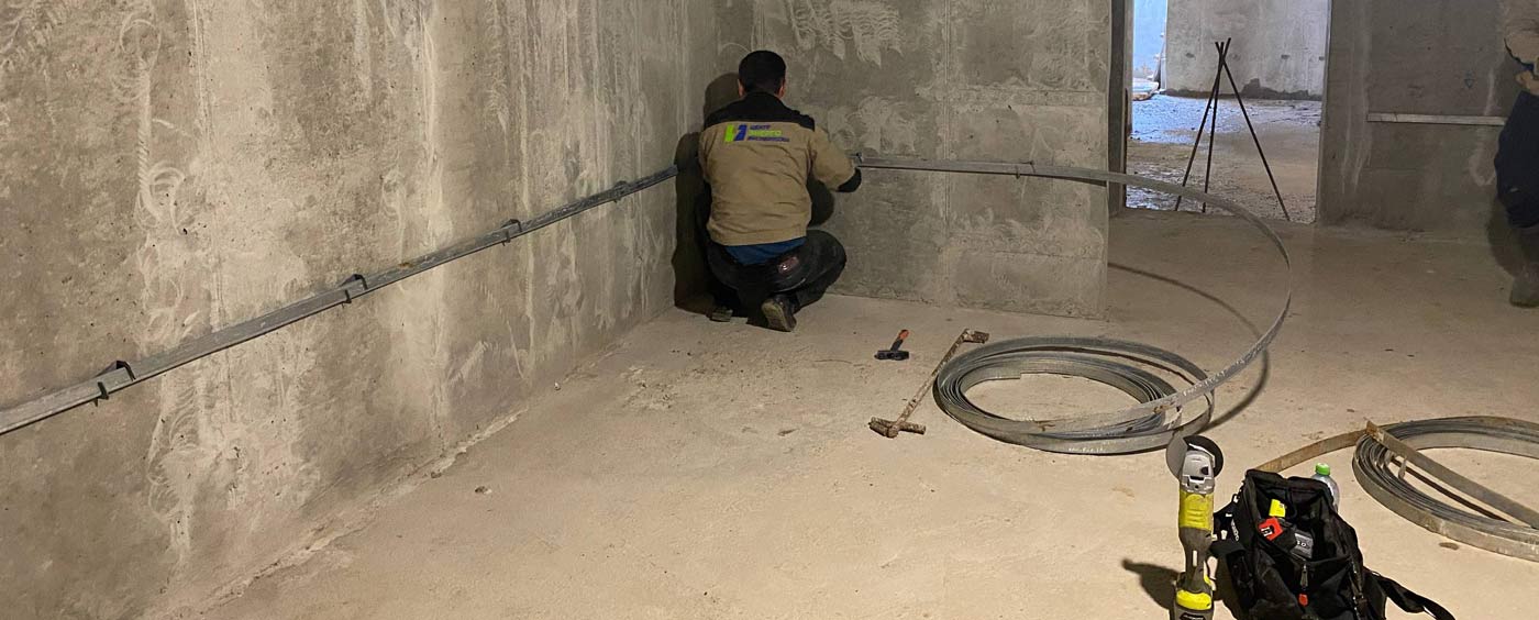 монтаж металлической полосы