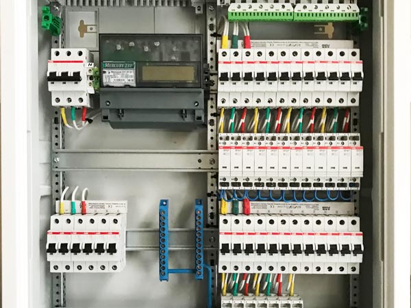 сборка и монтаж электрощита освещения для склада