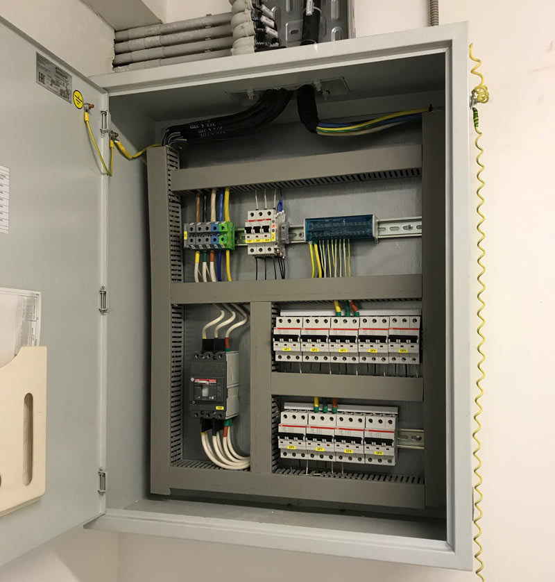 Электромонтажные работы на складе