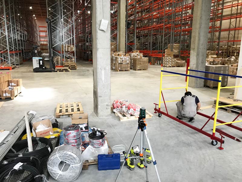 Электромонтажные работы на складе