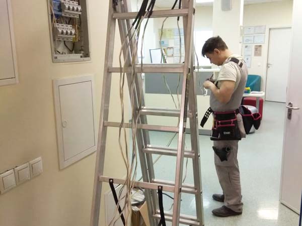 Добавление новых рабочих мест - монтаж кабеля и розеток