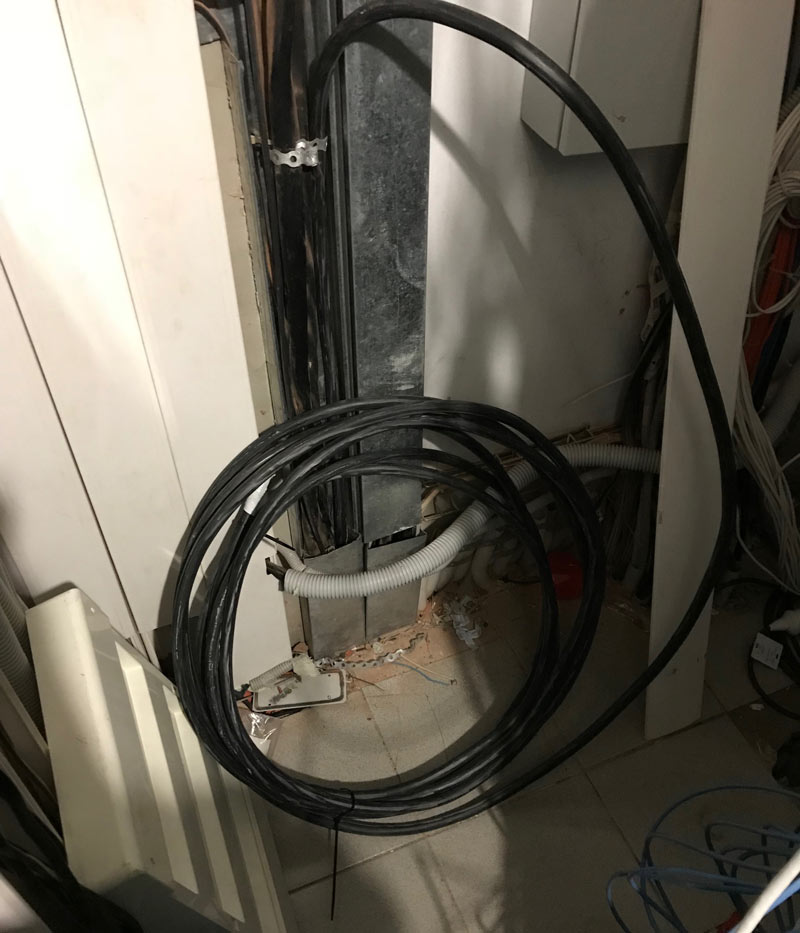 Электромонтажные работы в офисном центре